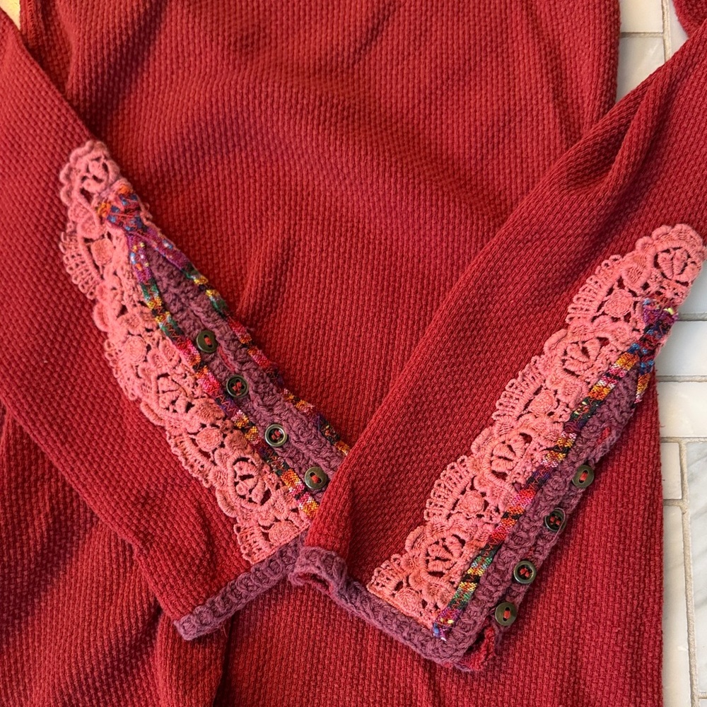 Free People burnt orange Top with Lace cuffs - Picture 5 of 5